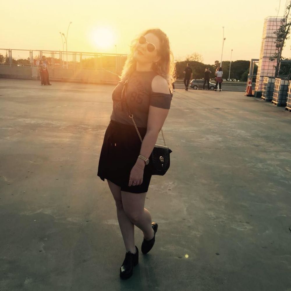 Meet your Posher, Larissa